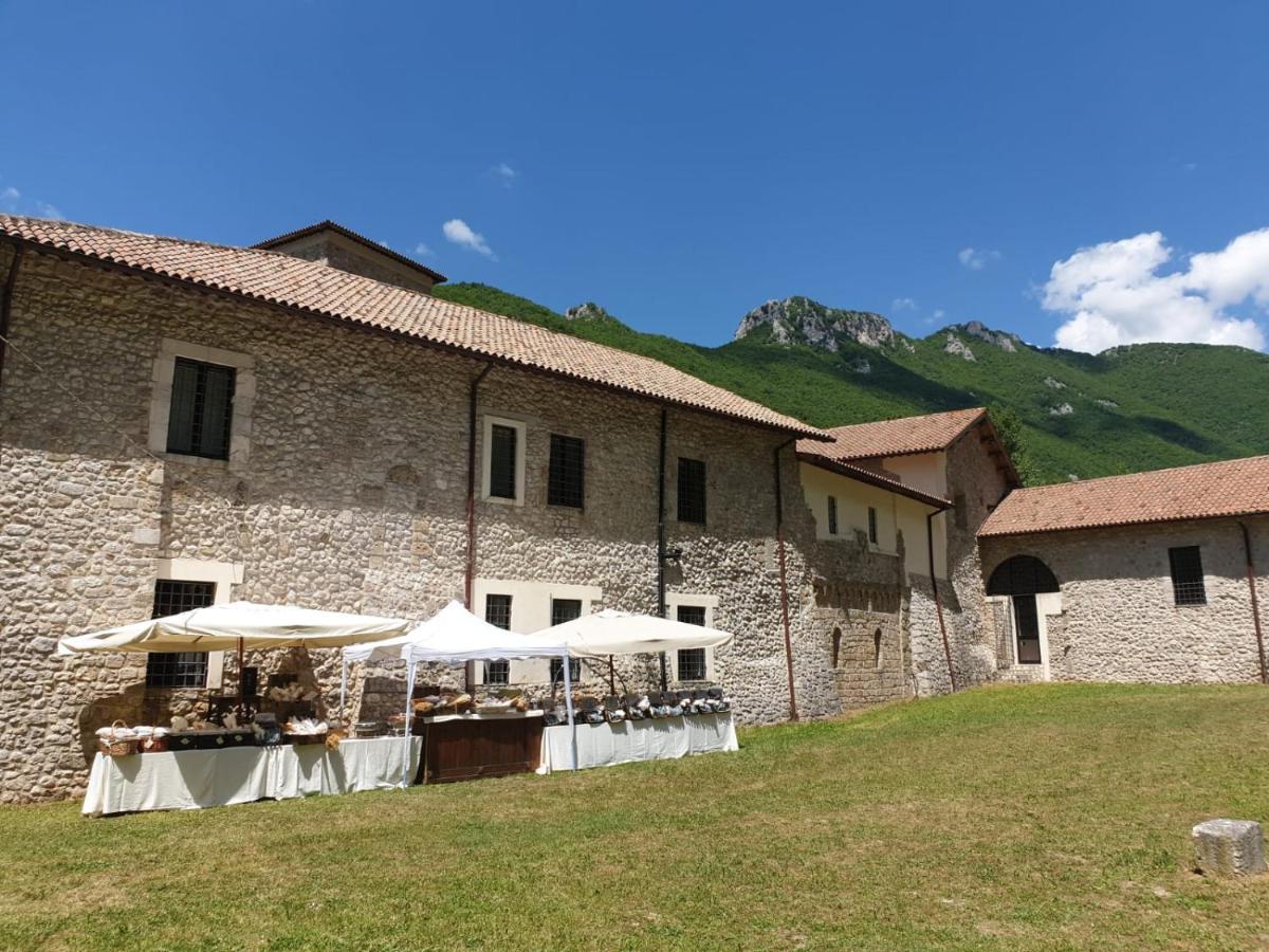 מלון Micigliano Abbazia Ss. Quirico E Giulitta מראה חיצוני תמונה