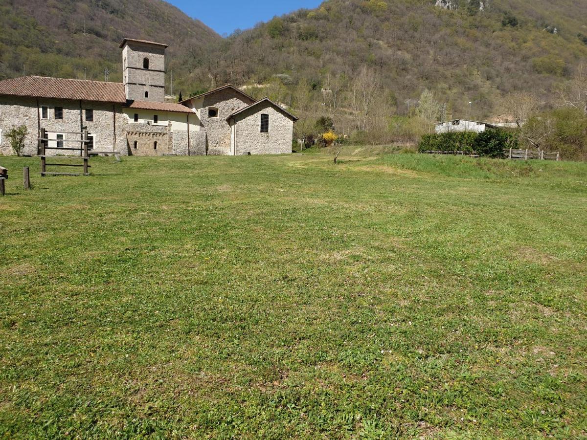מלון Micigliano Abbazia Ss. Quirico E Giulitta מראה חיצוני תמונה