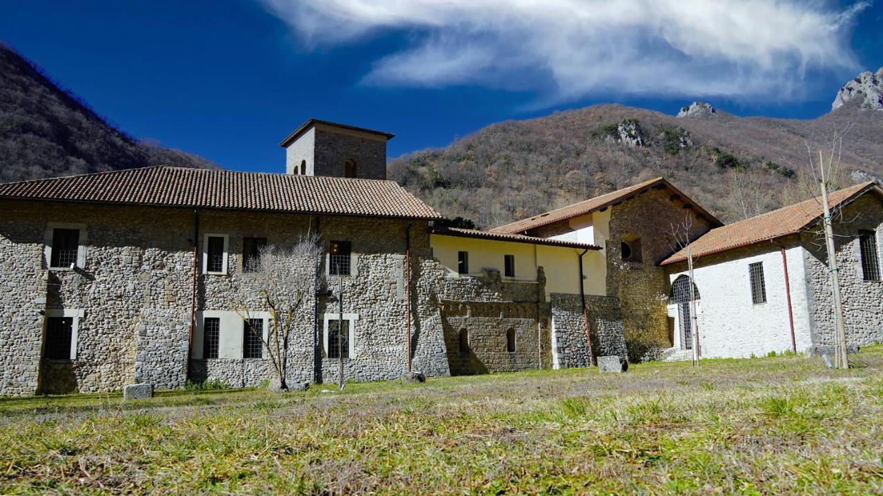 מלון Micigliano Abbazia Ss. Quirico E Giulitta מראה חיצוני תמונה
