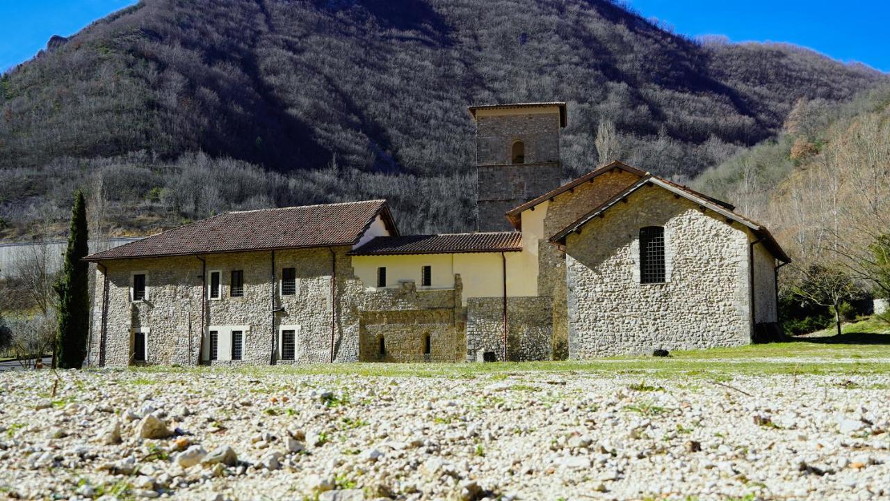 מלון Micigliano Abbazia Ss. Quirico E Giulitta מראה חיצוני תמונה