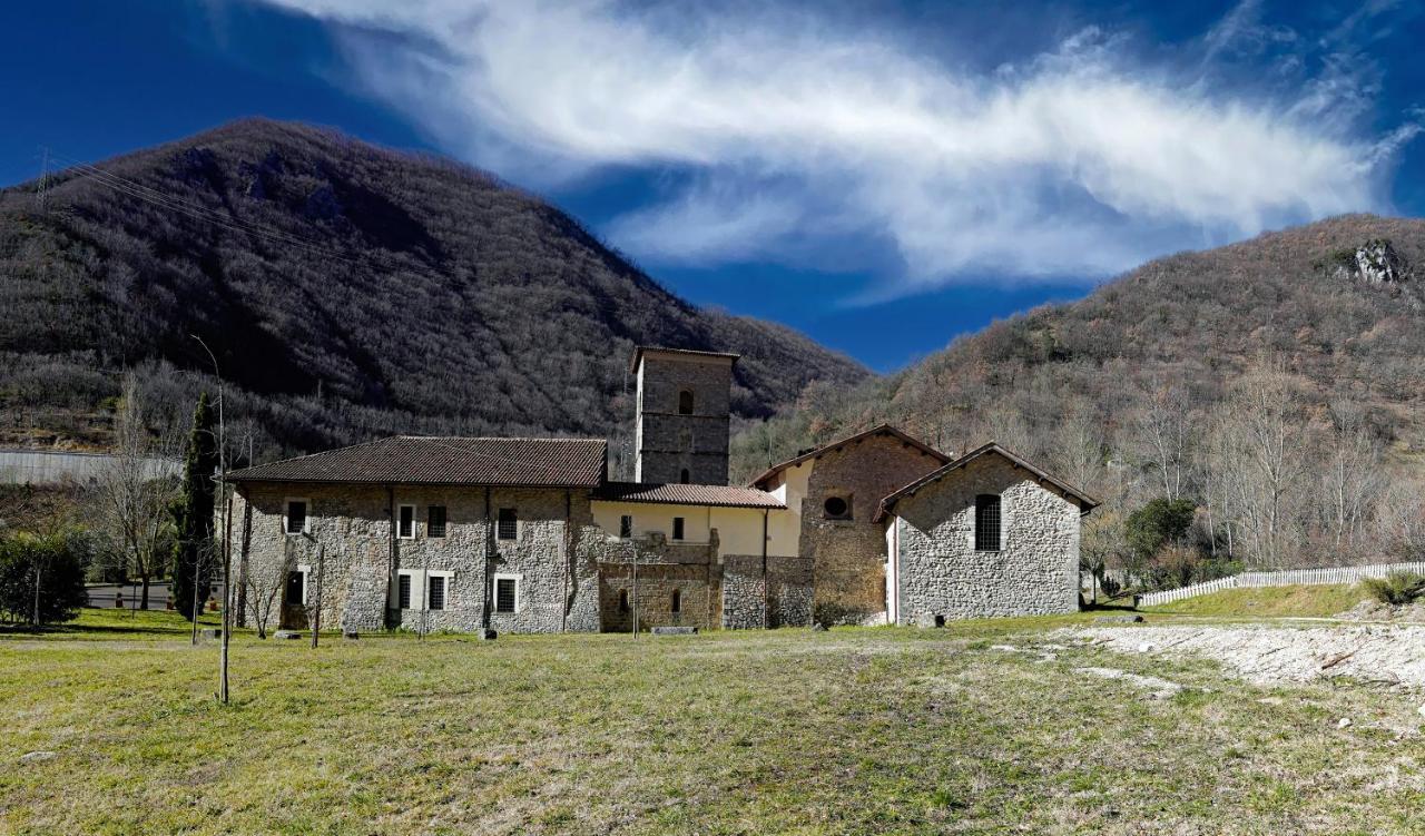 מלון Micigliano Abbazia Ss. Quirico E Giulitta מראה חיצוני תמונה