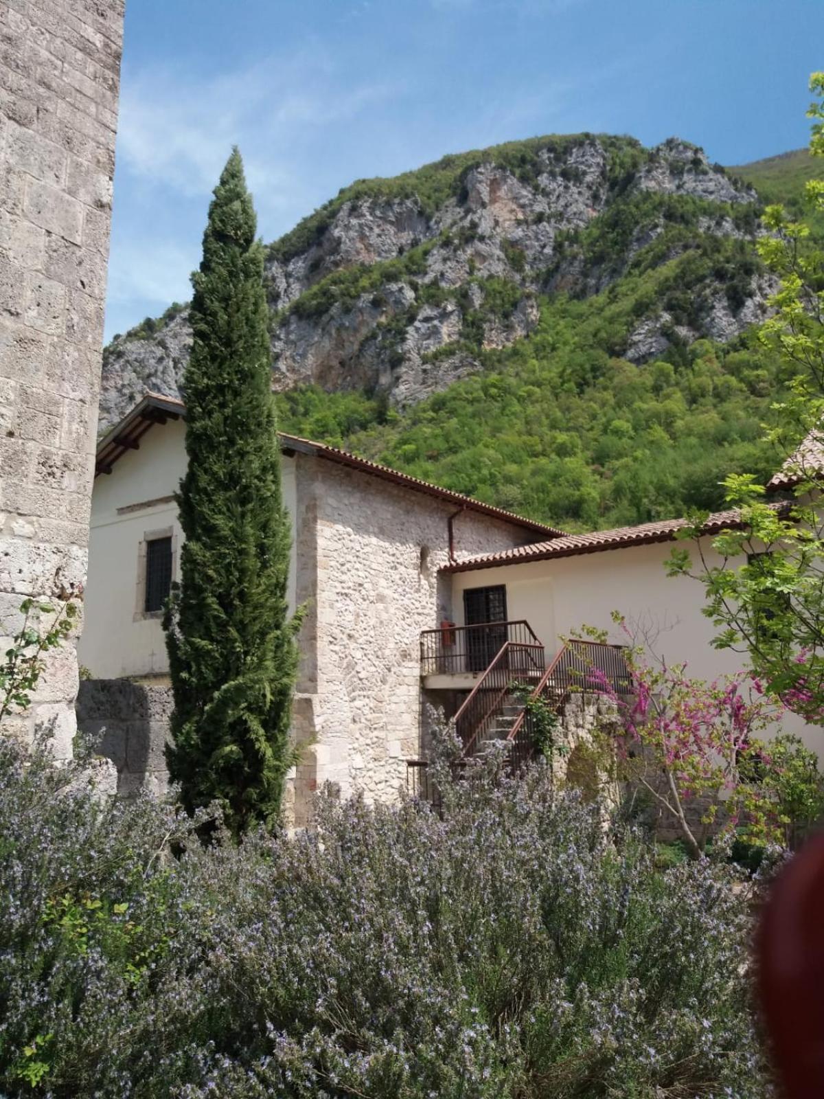 מלון Micigliano Abbazia Ss. Quirico E Giulitta מראה חיצוני תמונה