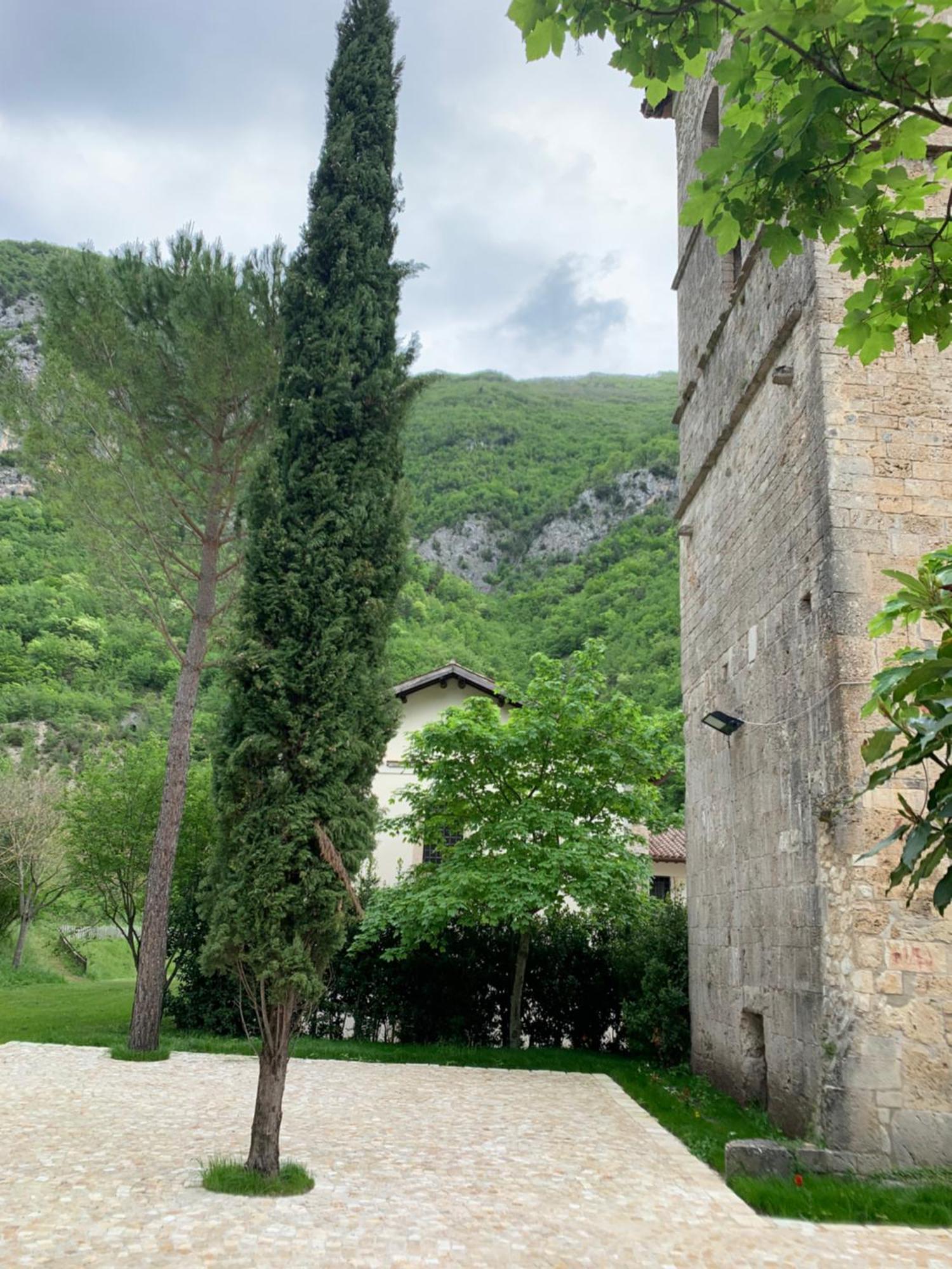 מלון Micigliano Abbazia Ss. Quirico E Giulitta מראה חיצוני תמונה